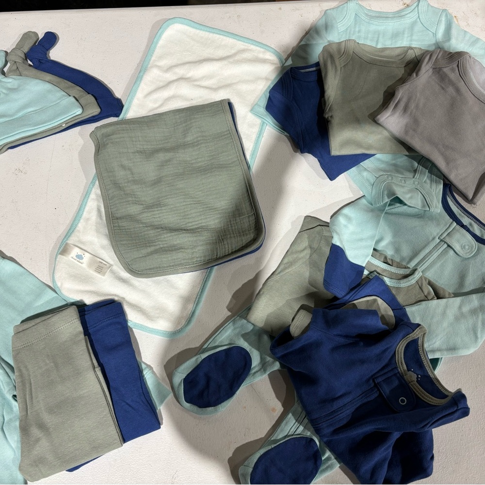 Baby 16-Piece Clothing Set in Blue and Green